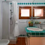Villa Pentavano White House *