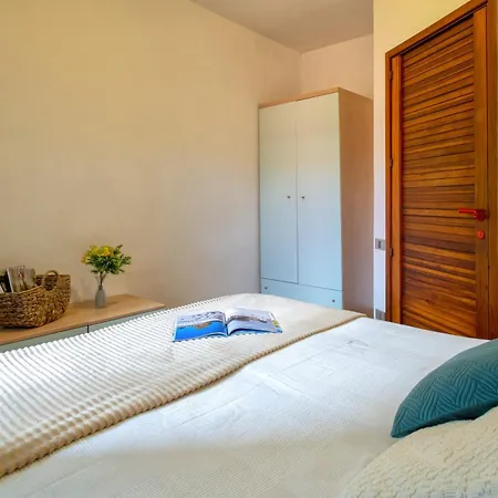 Villa Pentavano White House *