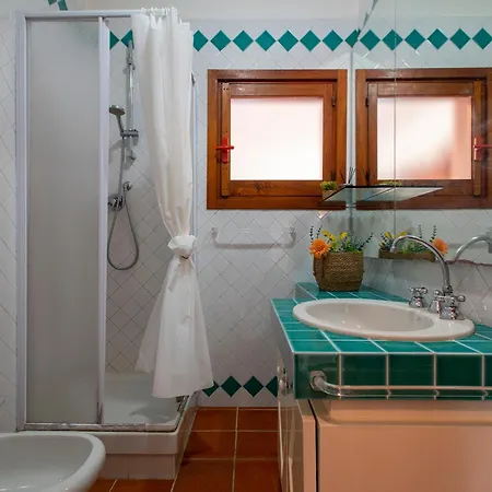 Villa Pentavano White House *